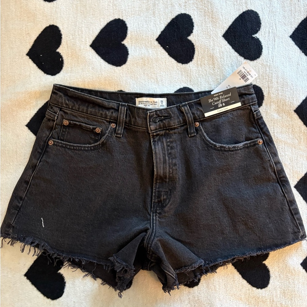 Abercrombie - NWT - Curve Love High Rise 90s Cutoff Short sz 28 - Washed Black